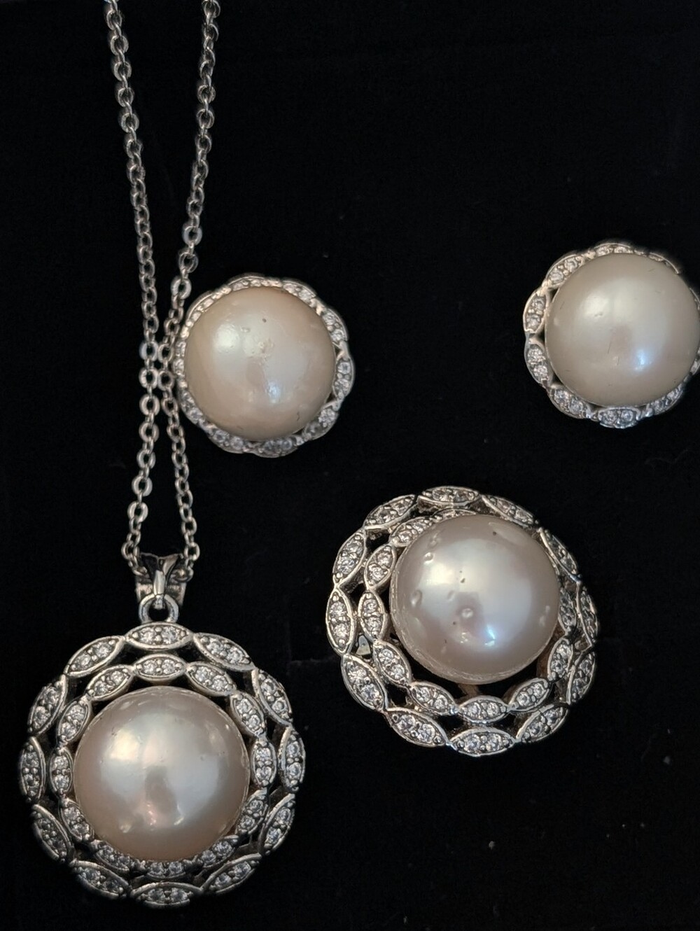 Authentic South Sea Pearl Crystalline Ivory Earring, Necklace And Ring Set